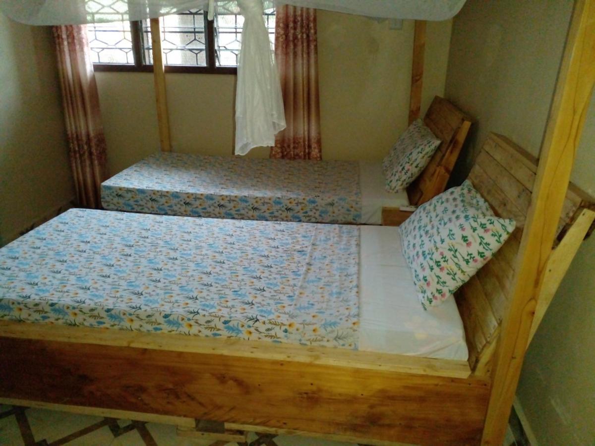 L&J Modern Backpackers Kinondoni Bed & Breakfast Dar es Salaam Ngoại thất bức ảnh