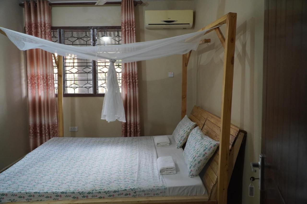 L&J Modern Backpackers Kinondoni Bed & Breakfast Dar es Salaam Ngoại thất bức ảnh