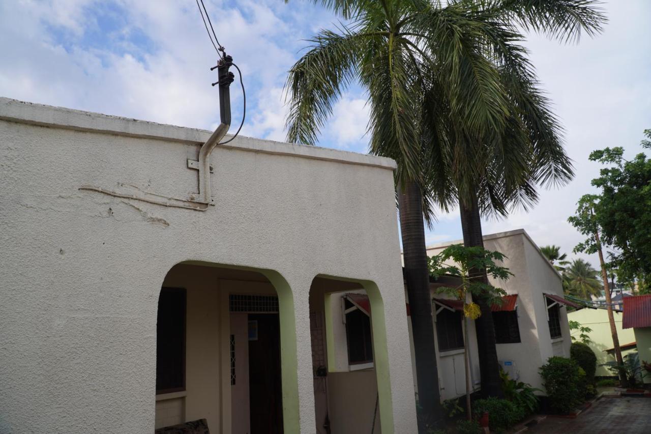 L&J Modern Backpackers Kinondoni Bed & Breakfast Dar es Salaam Ngoại thất bức ảnh
