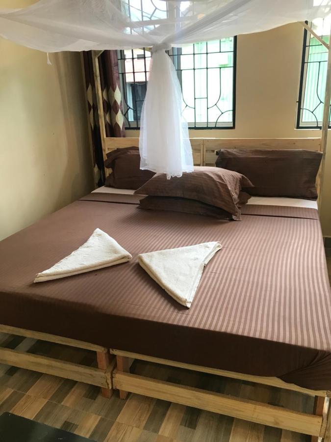L&J Modern Backpackers Kinondoni Bed & Breakfast Dar es Salaam Ngoại thất bức ảnh
