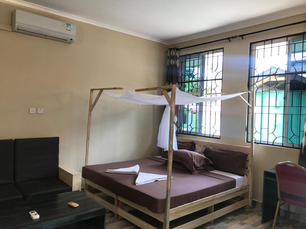 L&J Modern Backpackers Kinondoni Bed & Breakfast Dar es Salaam Ngoại thất bức ảnh