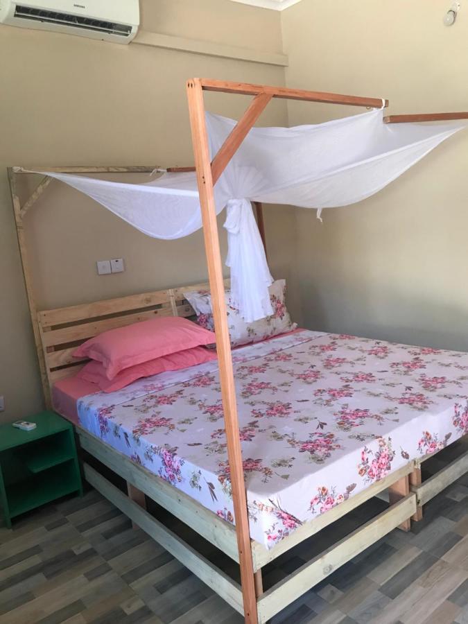 L&J Modern Backpackers Kinondoni Bed & Breakfast Dar es Salaam Ngoại thất bức ảnh