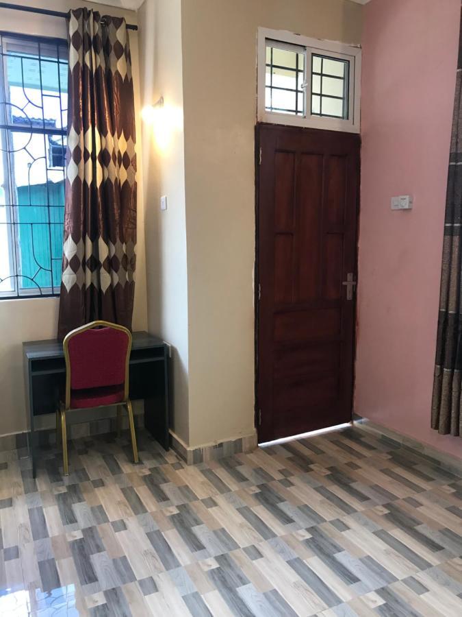 L&J Modern Backpackers Kinondoni Bed & Breakfast Dar es Salaam Ngoại thất bức ảnh