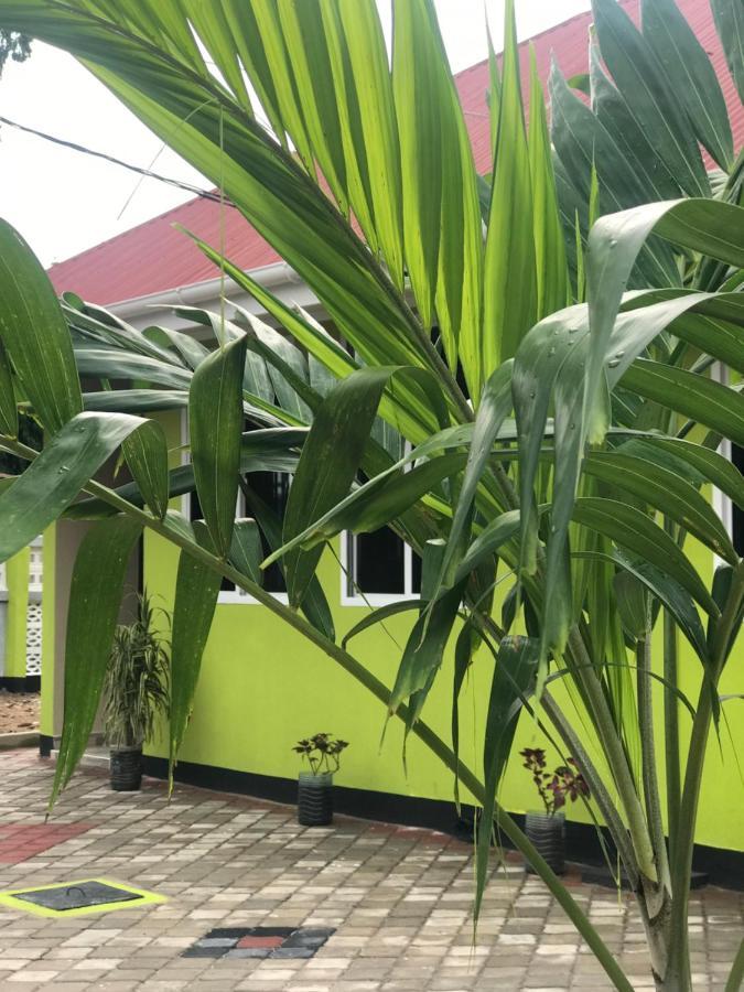 L&J Modern Backpackers Kinondoni Bed & Breakfast Dar es Salaam Ngoại thất bức ảnh