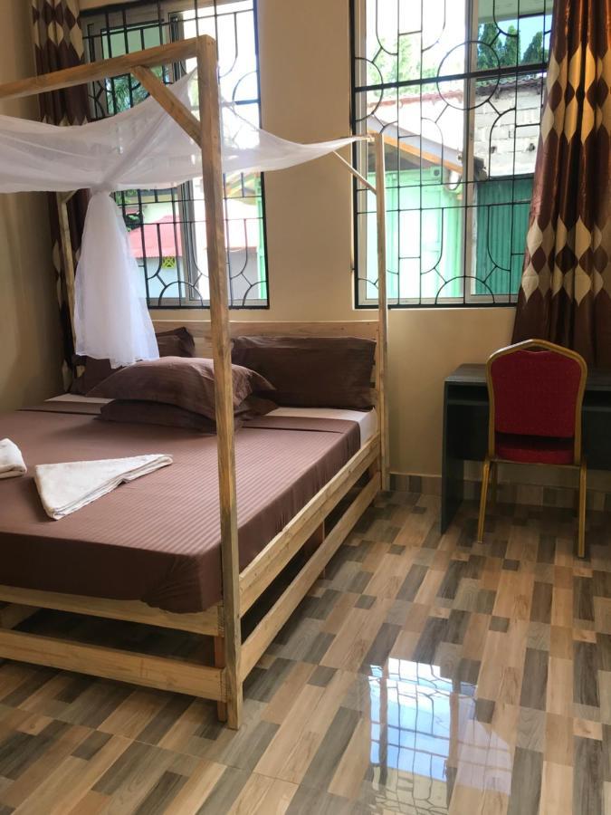 L&J Modern Backpackers Kinondoni Bed & Breakfast Dar es Salaam Ngoại thất bức ảnh
