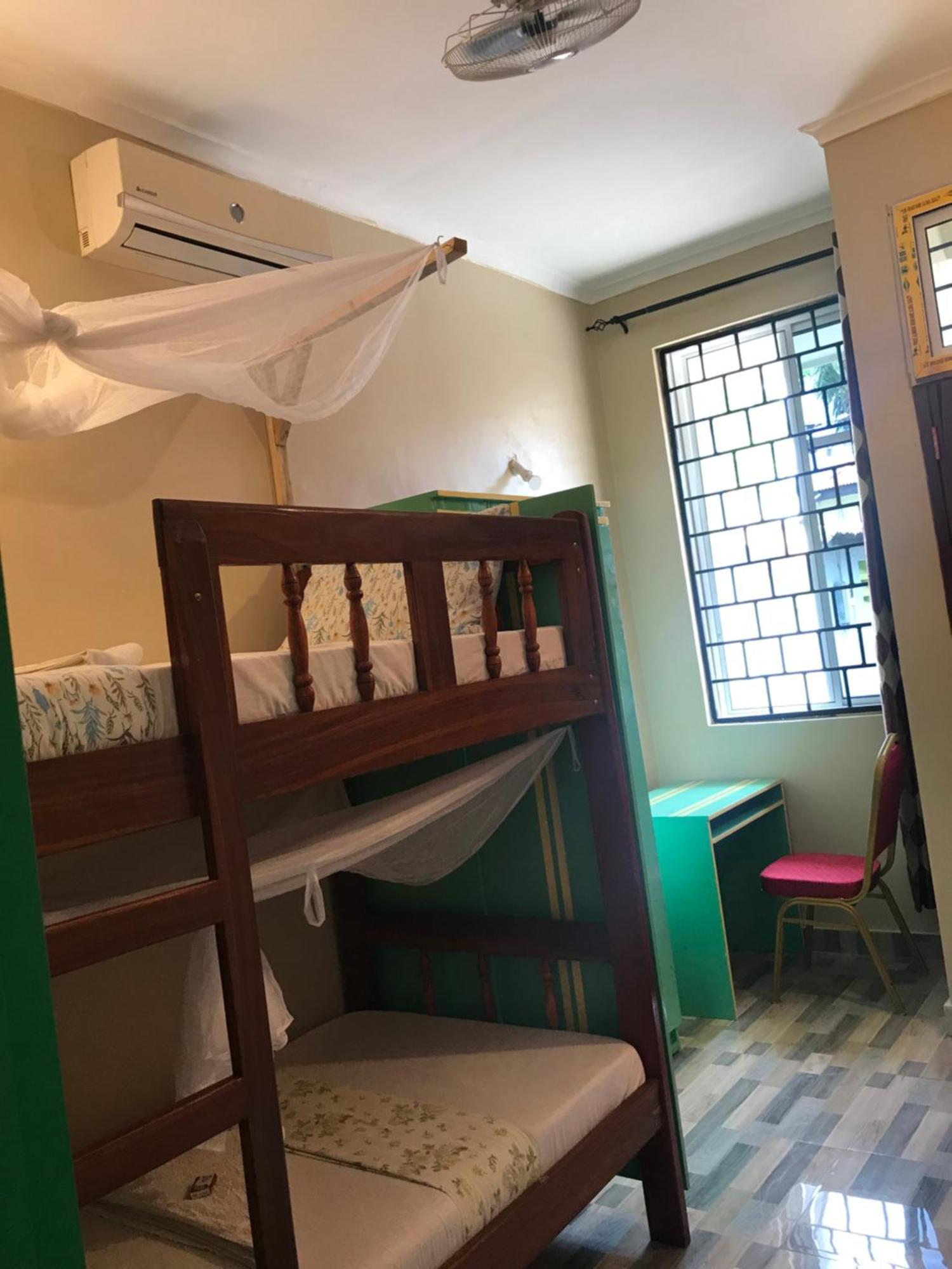 L&J Modern Backpackers Kinondoni Bed & Breakfast Dar es Salaam Ngoại thất bức ảnh