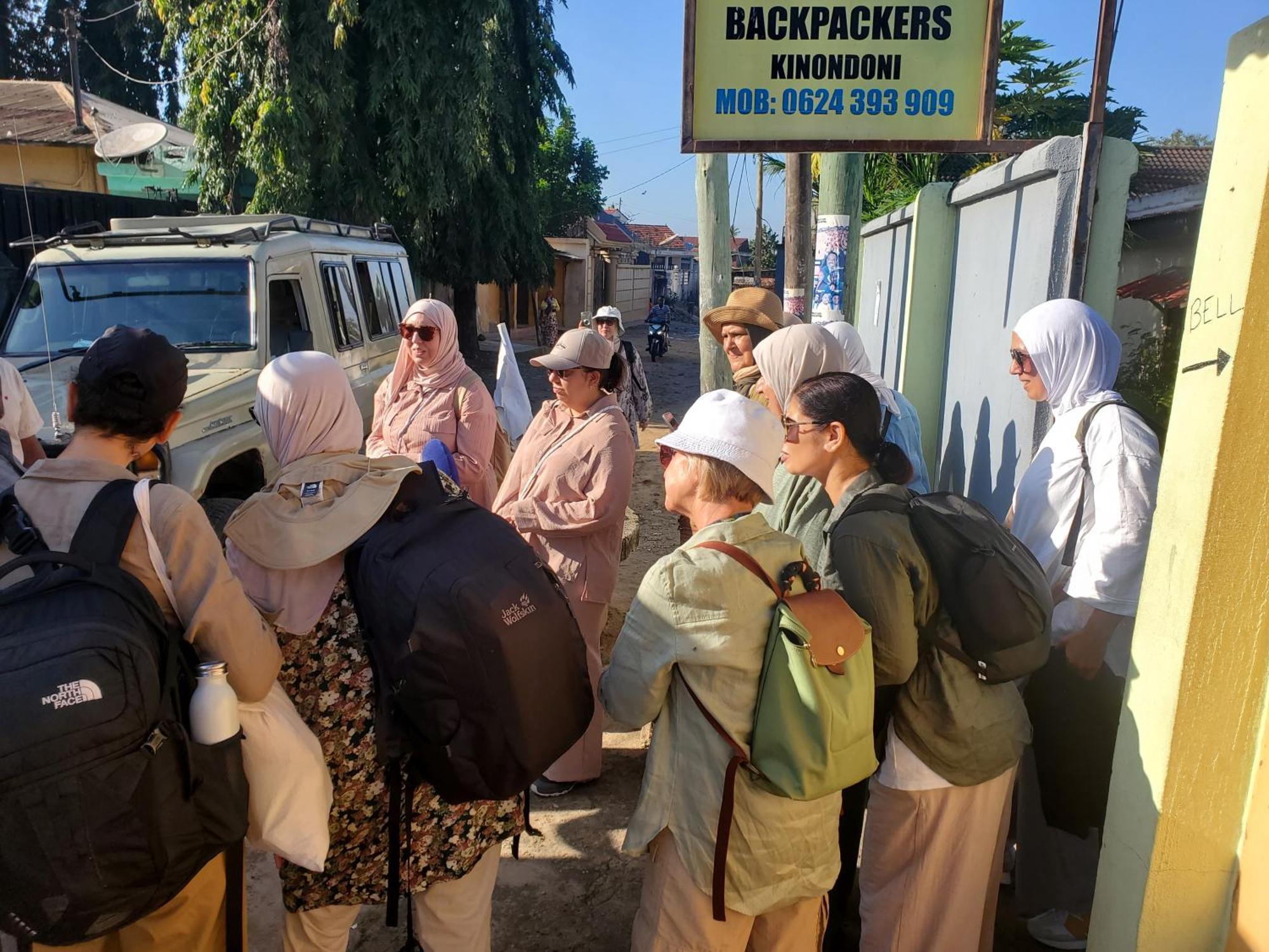 L&J Modern Backpackers Kinondoni Bed & Breakfast Dar es Salaam Ngoại thất bức ảnh