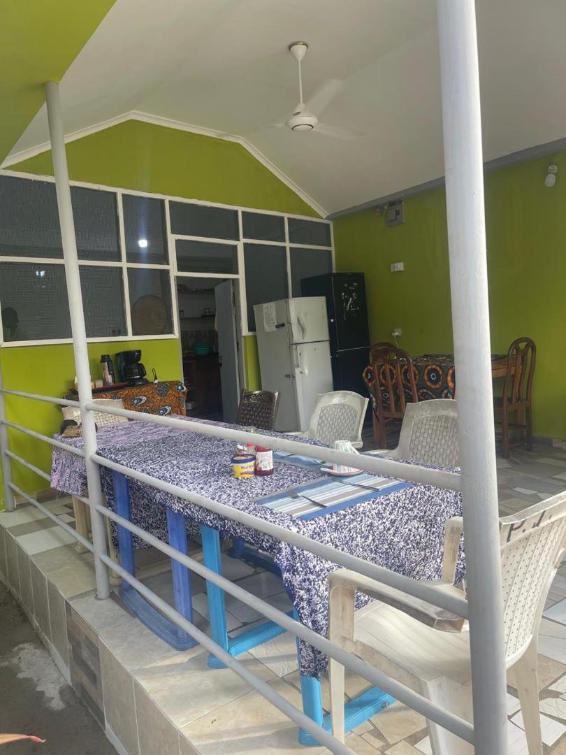 L&J Modern Backpackers Kinondoni Bed & Breakfast Dar es Salaam Ngoại thất bức ảnh