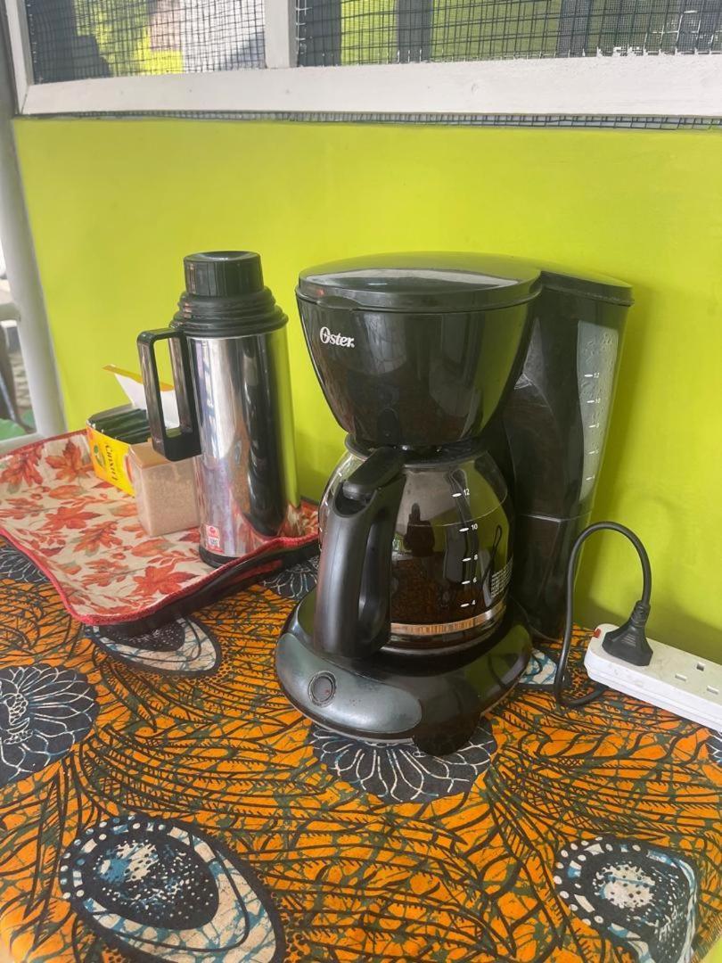 L&J Modern Backpackers Kinondoni Bed & Breakfast Dar es Salaam Ngoại thất bức ảnh