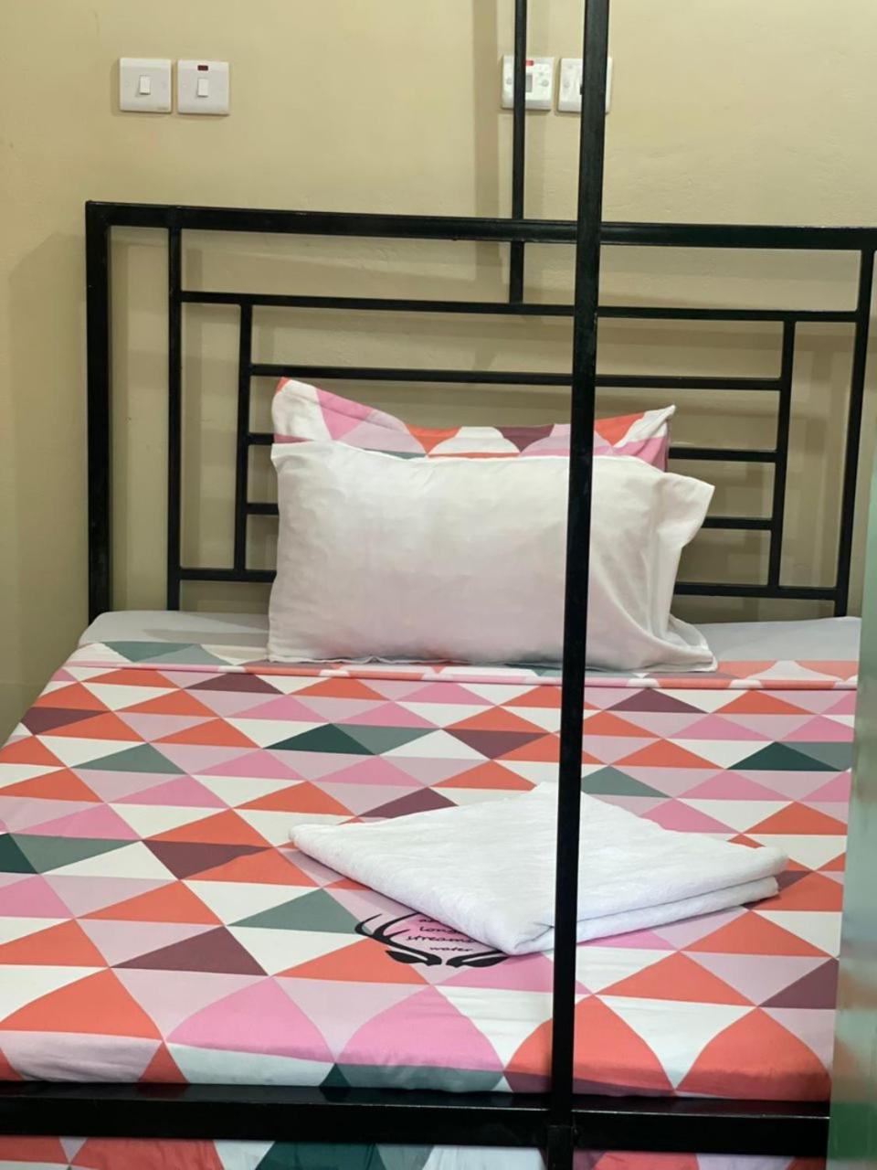 L&J Modern Backpackers Kinondoni Bed & Breakfast Dar es Salaam Phòng bức ảnh